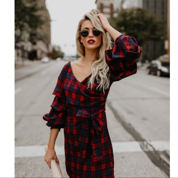 Dresses & Skirts - 🆕Plaid Wrap Dress
